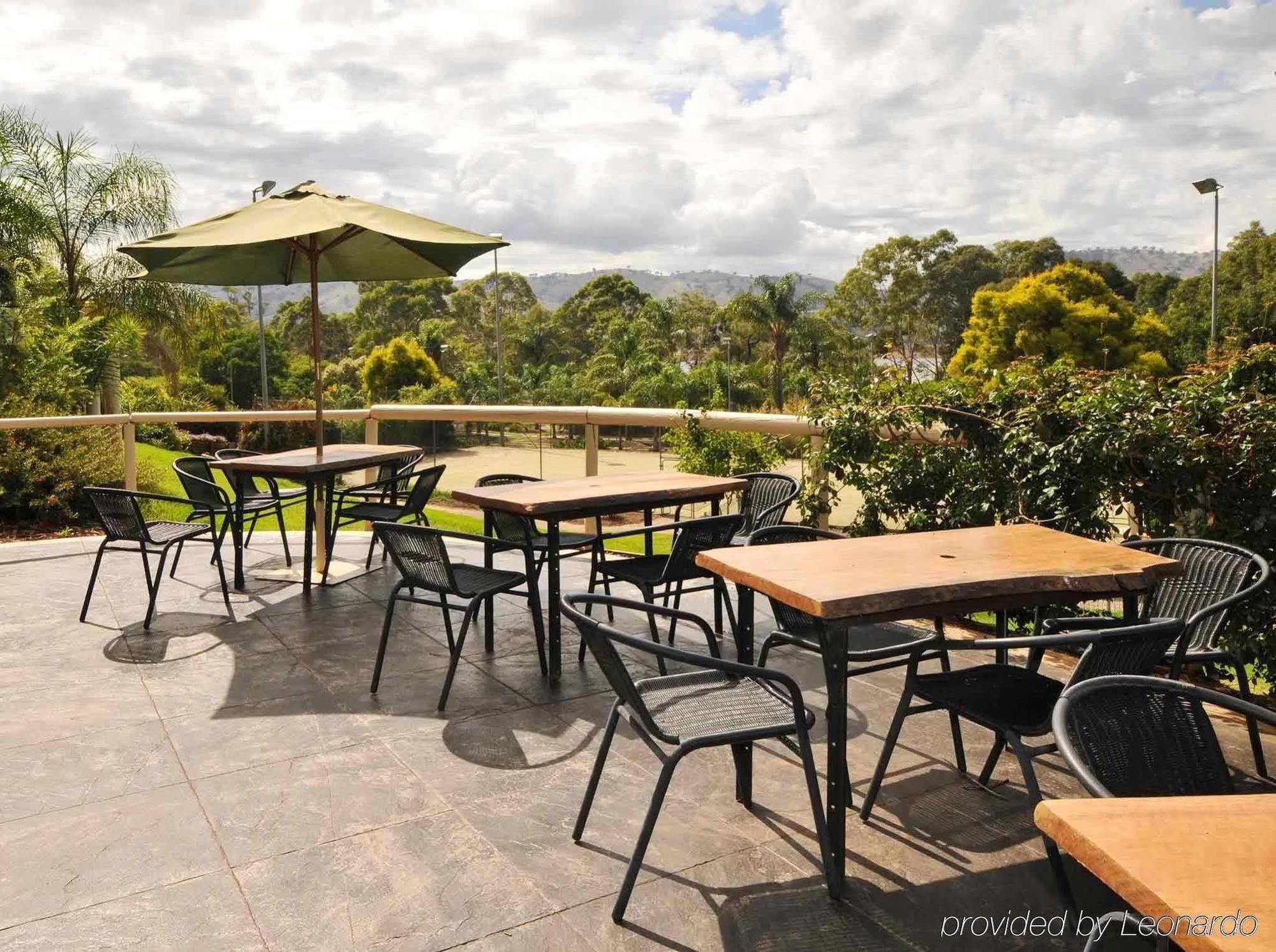 Lake Hume Resort البوري المطعم الصورة
